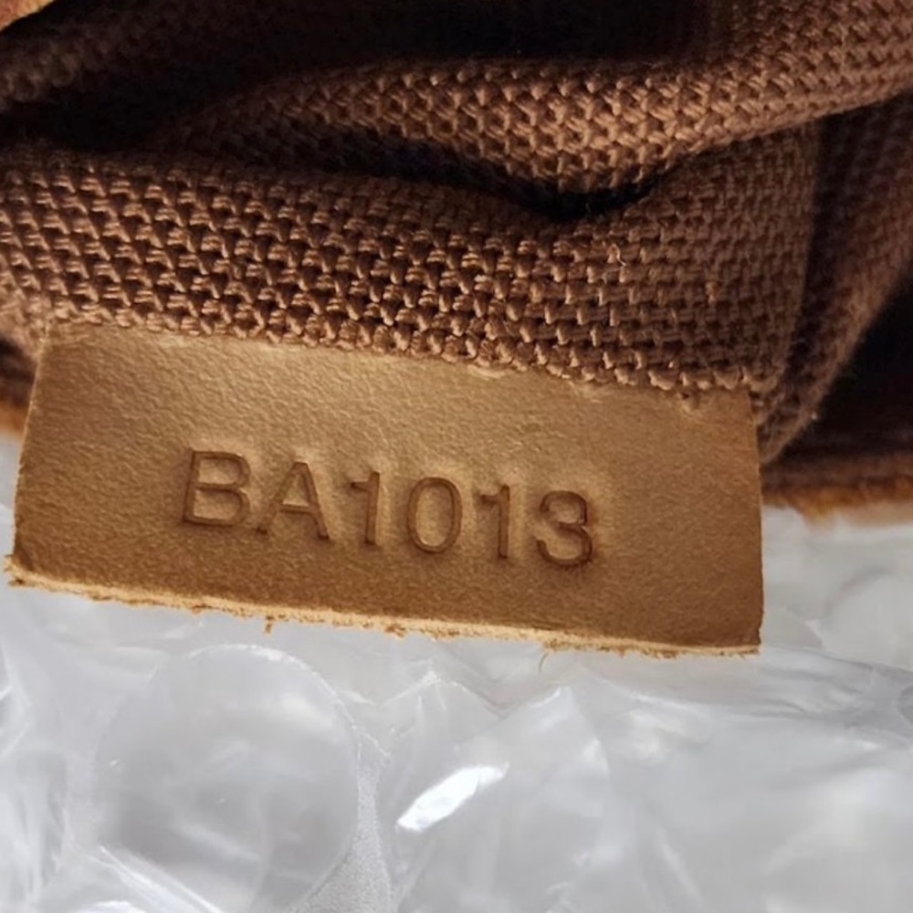 BA1013 Authentic Louis Vuitton Alma handbag - Picture 9 of 12